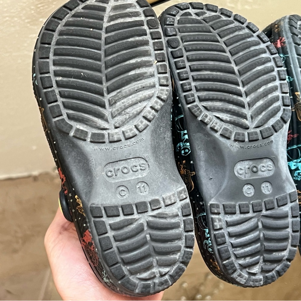 👻 Disney x Crocs Kids Glow-in-the-Dark Clogs Nightmare Before Christmas Size 11🎃 - Picture 4 of 8